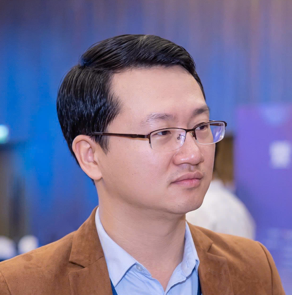 Ảnh chân dung Lưu Đức Tiến